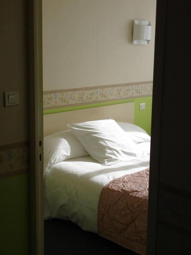 Hotel Le Square Aurillac Zewnętrze zdjęcie